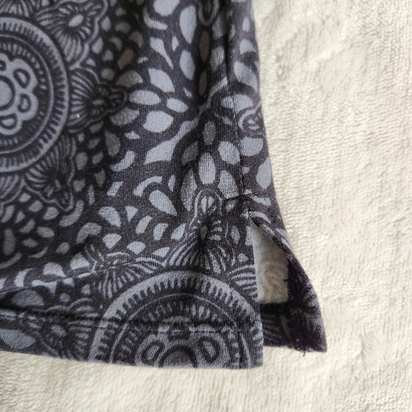 Tranquility by Colorado Clothing Patterned Black and Gray Mini Skort - M - Picture 4 of 7
